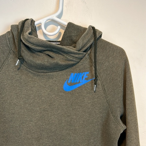 Nike Hoodie - Picture 3 of 9